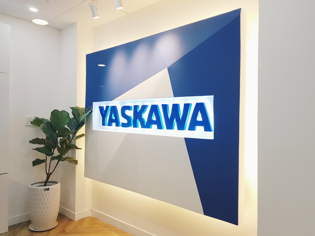 Công ty Yaskawa Electric VN