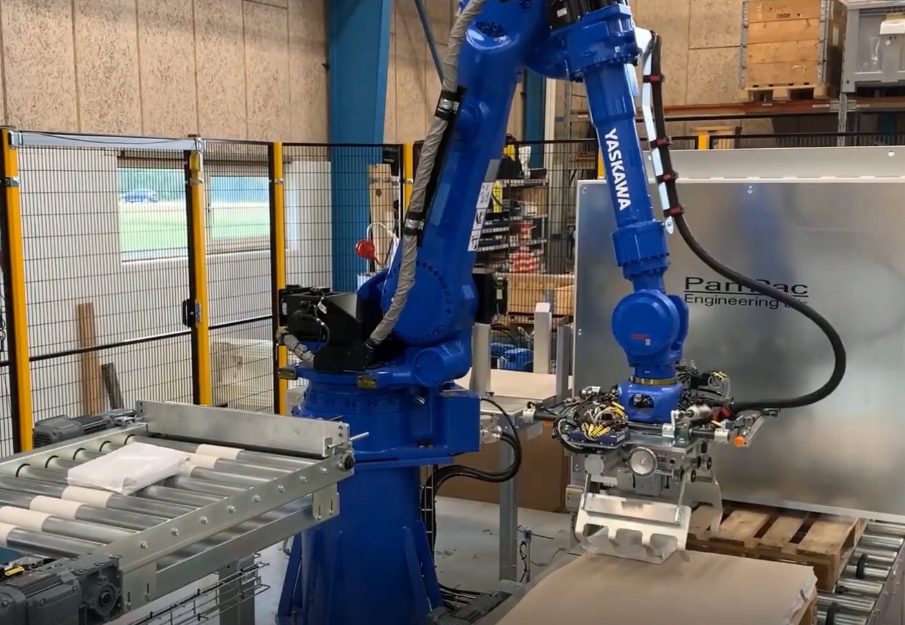 Ứng dụng Yaskawa Robot trong việc bốc xếp hàng hóa