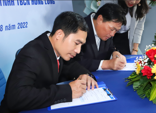 Showroom - R&D Center Opening Ceremony and Signing ceremony  distributor contract with Hung Long